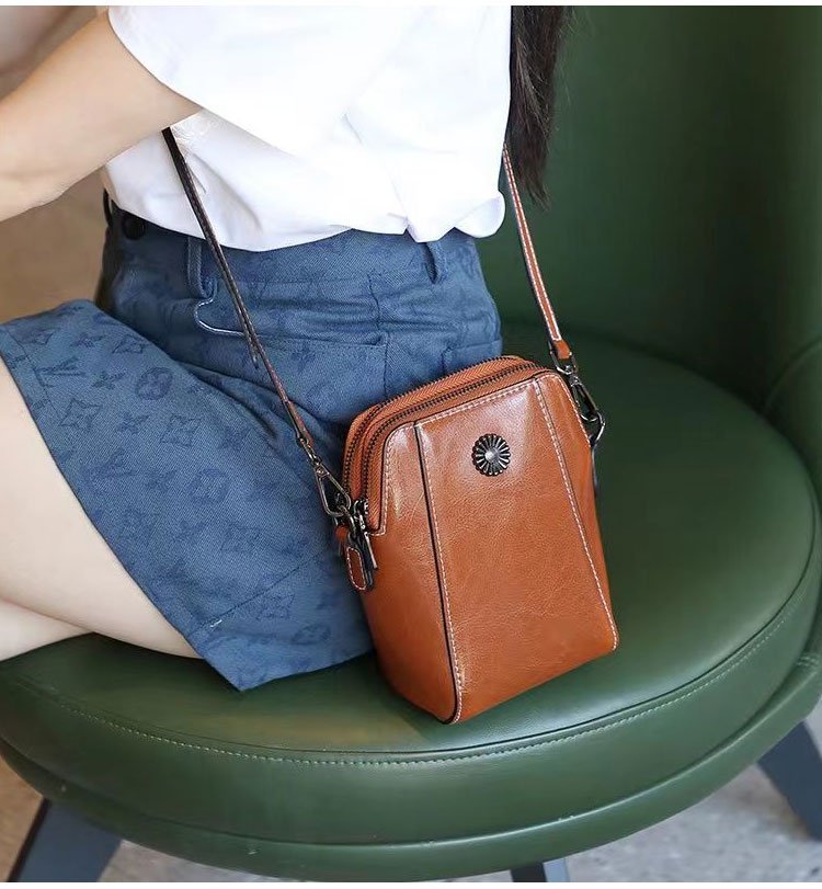 AeroVibe™ — Feel Unstoppable with Effortless Hands-Free Style and Perfect Phone Fit