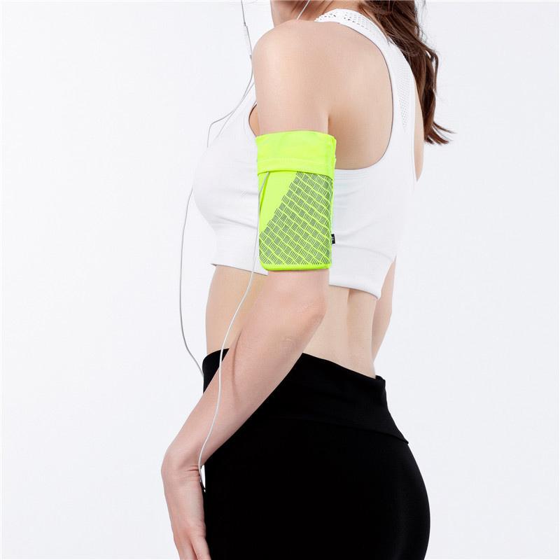 Fitness Armband with Pocket for Phone – Ideal for Outdoor Activities