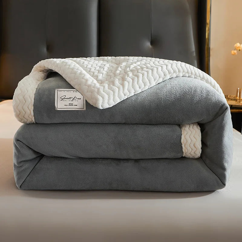 Cozy Fleece Throw Blanket for Sofa and Bed - Extra Soft for Fall and Winter