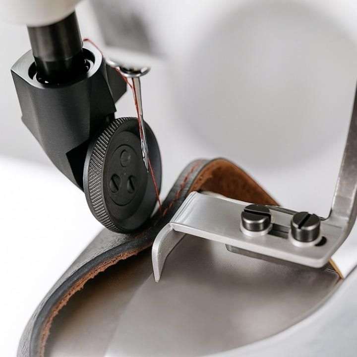 Leather Sewing Foot Attachment with Rolling Design