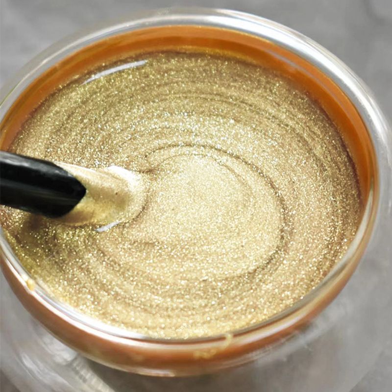 Water-Based Finish in Metallic Gold – Weather-Resistant Coating