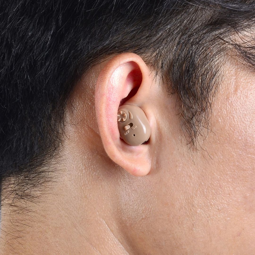 In-Ear Hearing Amplifier for Seniors – Rechargeable with Noise Cancellation