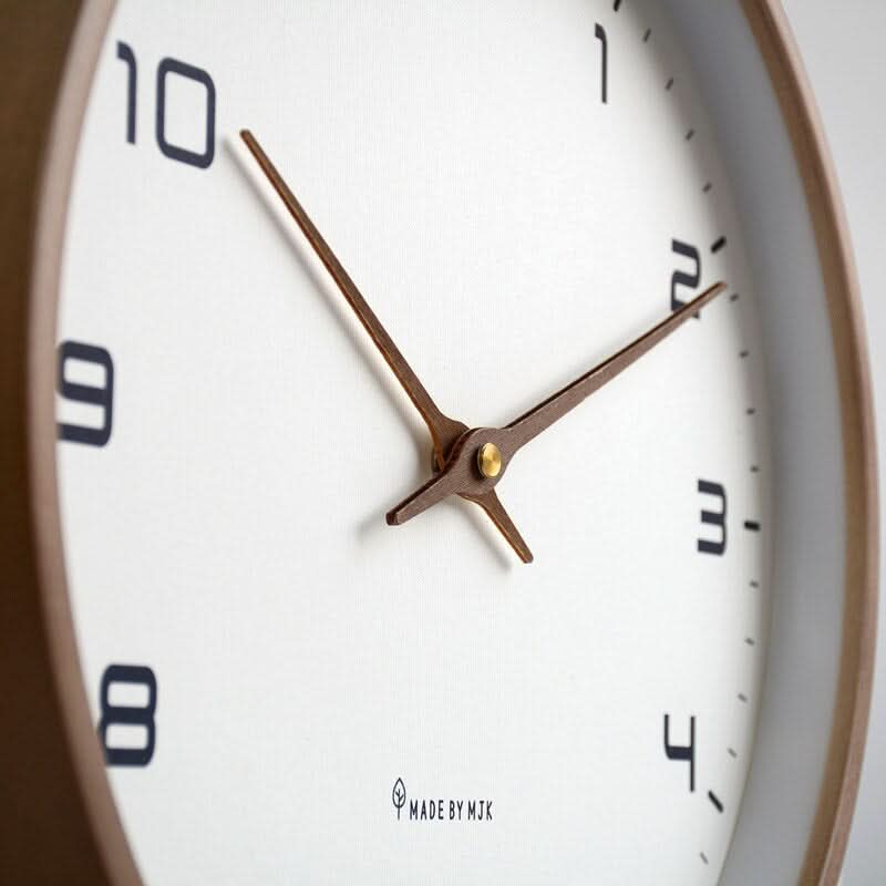 Elegant Wooden Clock with Modern Minimalist Style