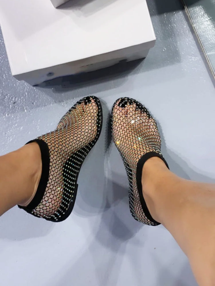 GlintAura™ Flats — Step Into All-Day Sparkle and Cloudlike Comfort