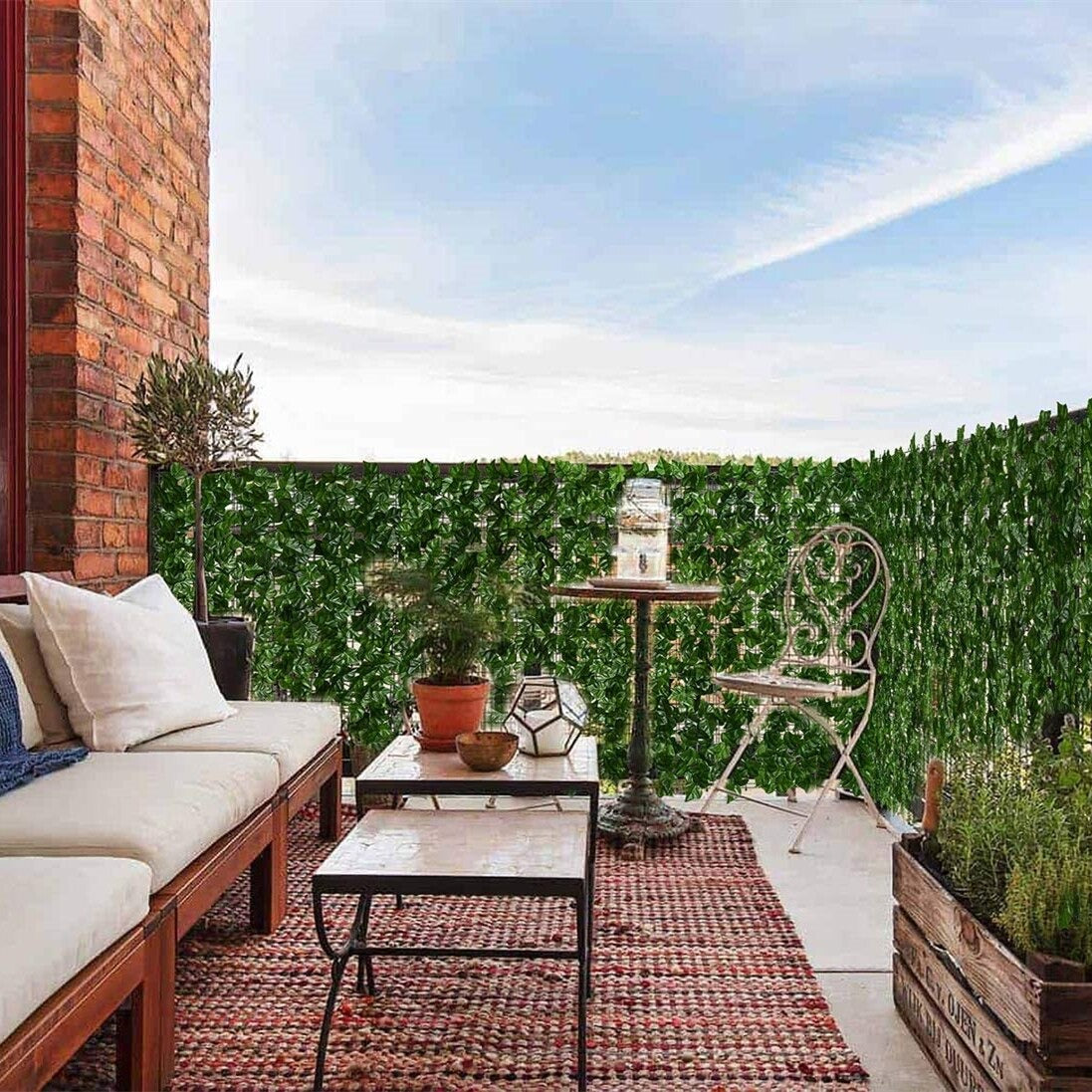 Weather-Resistant Garden Privacy Screen with Artificial Leaf Design