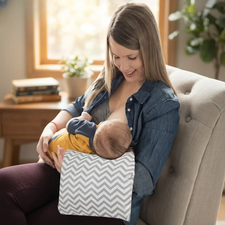 Breastfeeding Support Pillow – Cozy Arm Cushion for Nursing