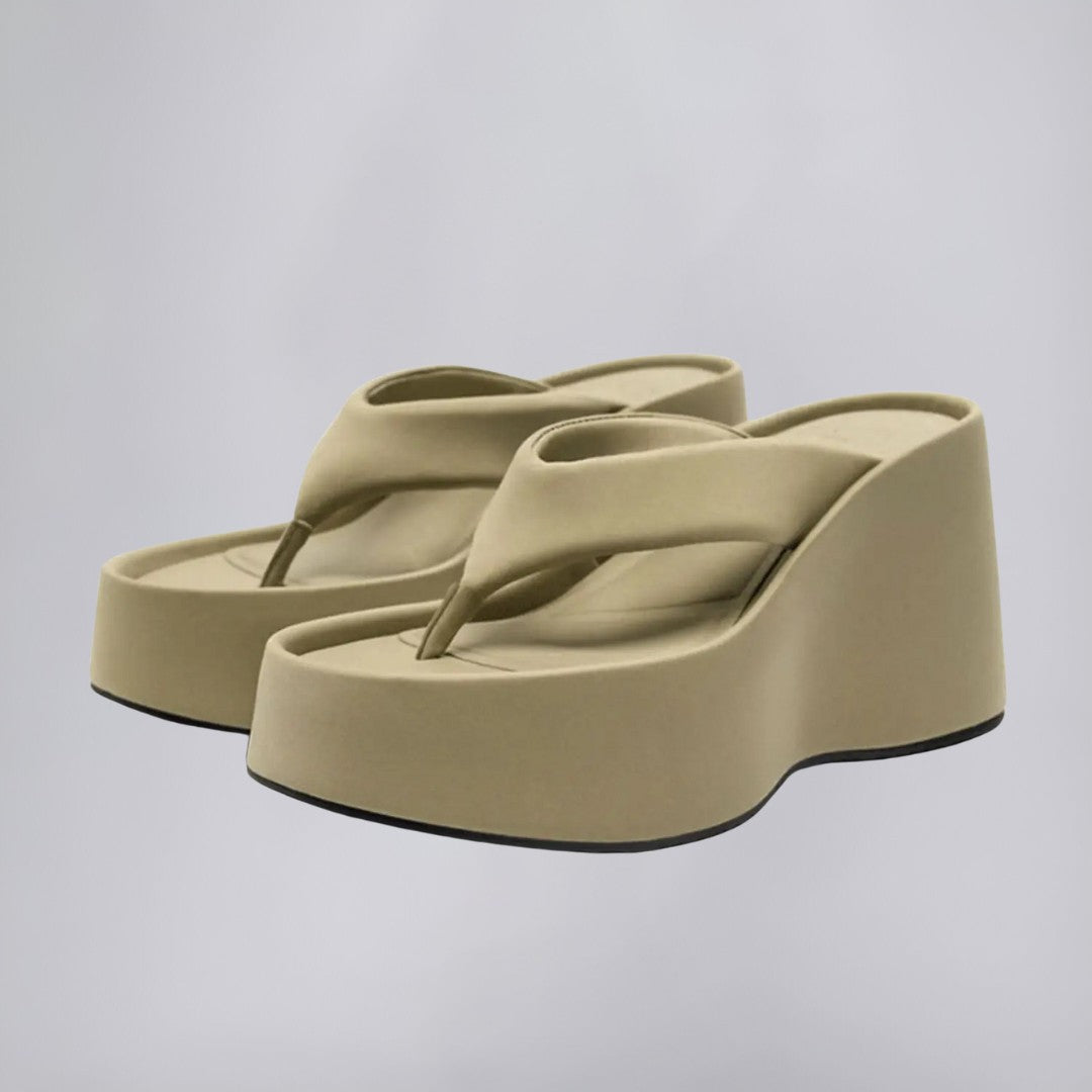 Lightweight Summer Sandals – Cushioned Flip-Flops with Non-Slip Sole for Beach and Pool