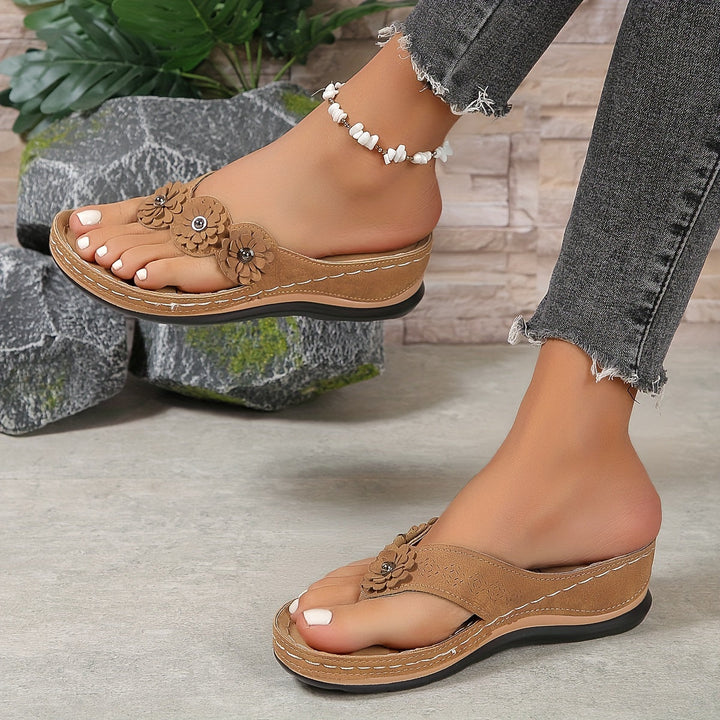 Floral Decor Flip-Flops – Non-Slip Grip and Comfortable Sole