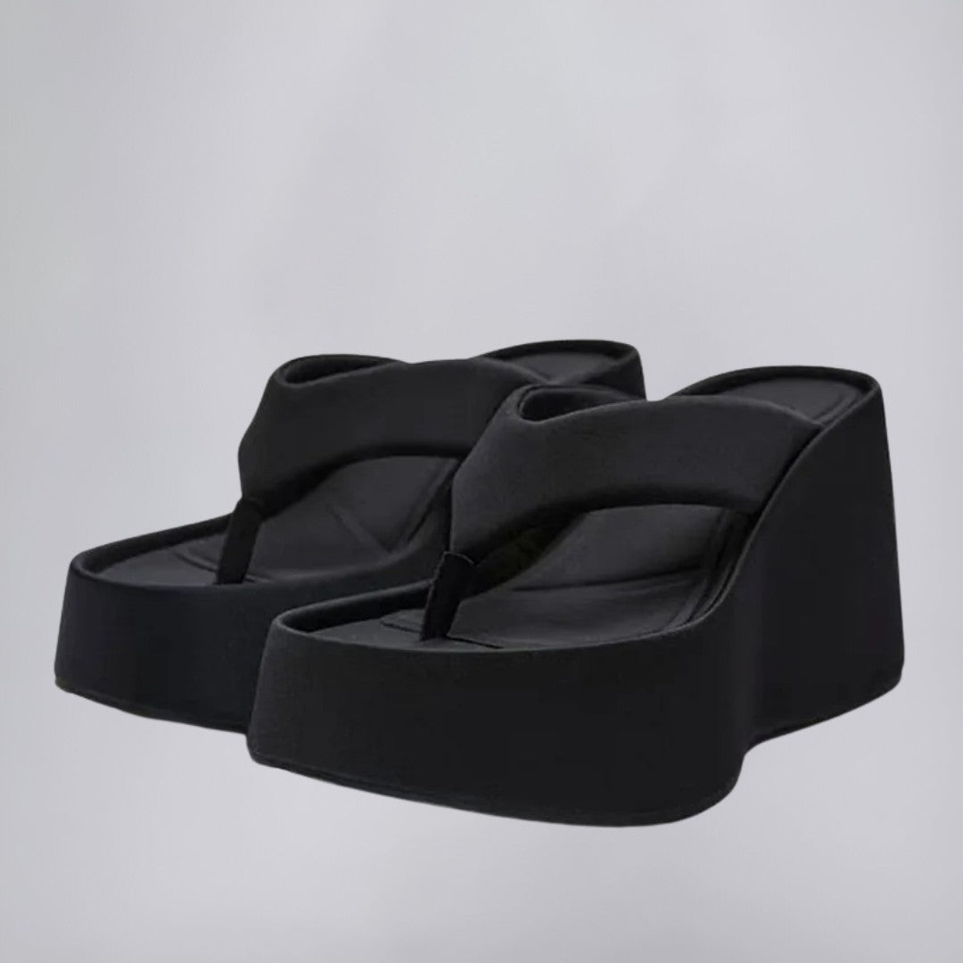 Lightweight Summer Sandals – Cushioned Flip-Flops with Non-Slip Sole for Beach and Pool