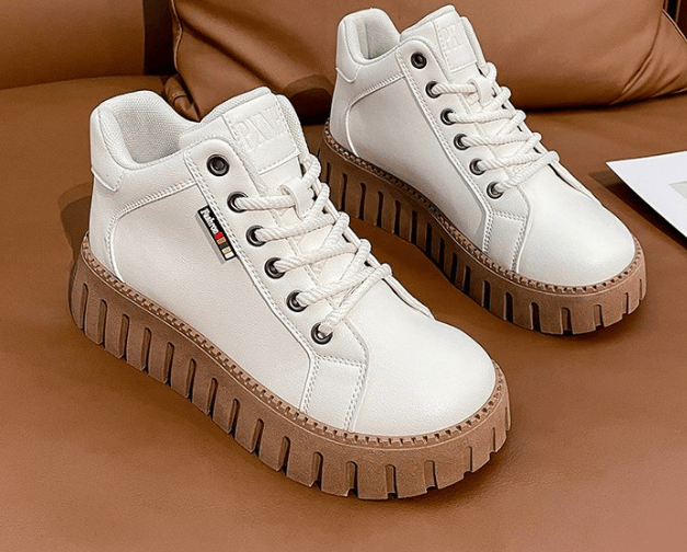 StrideVanta™ — Feel Unstoppable Comfort and Grip That Powers Every Step