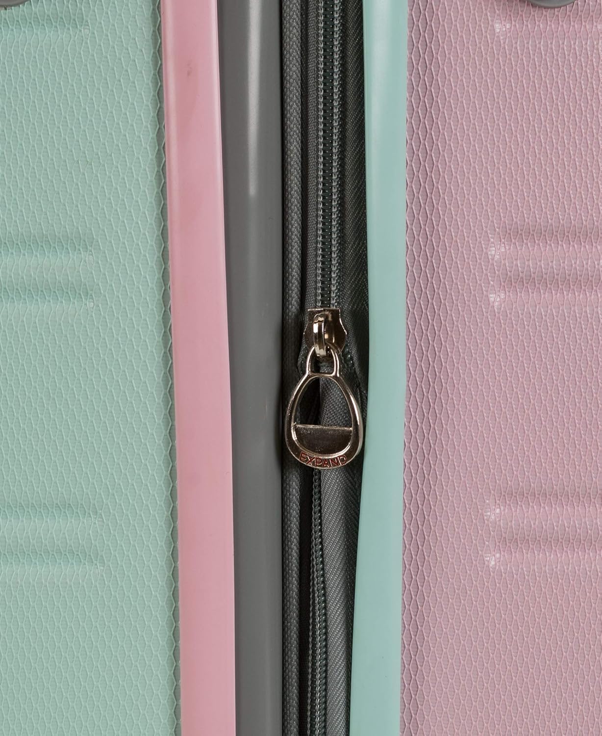Expandable Hard Shell Carry-On Luggage with 4 Spinning Wheels