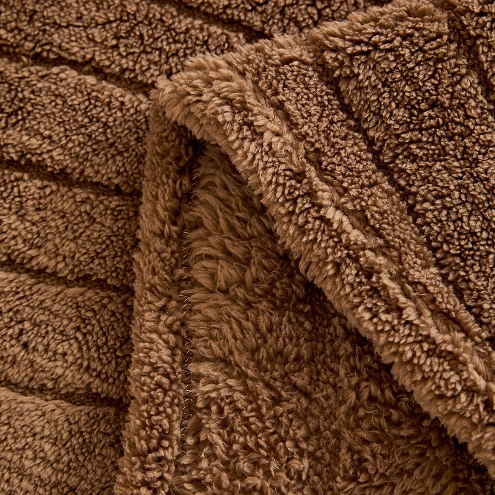 Reversible Plush Sofa Throw Blanket for Year-Round Use