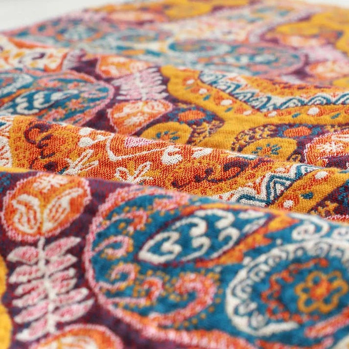 Vintage-Style Cotton Towel Featuring Bohemian Pattern