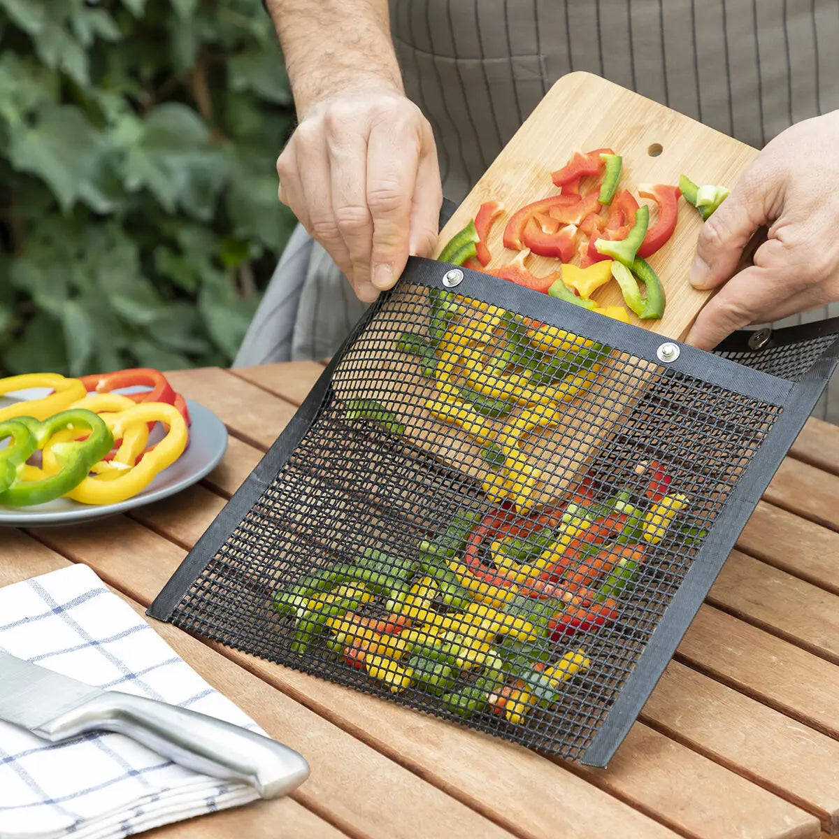 Set of 2 Non-Stick Grilling Bags – Perfect for Seafood and Vegetables