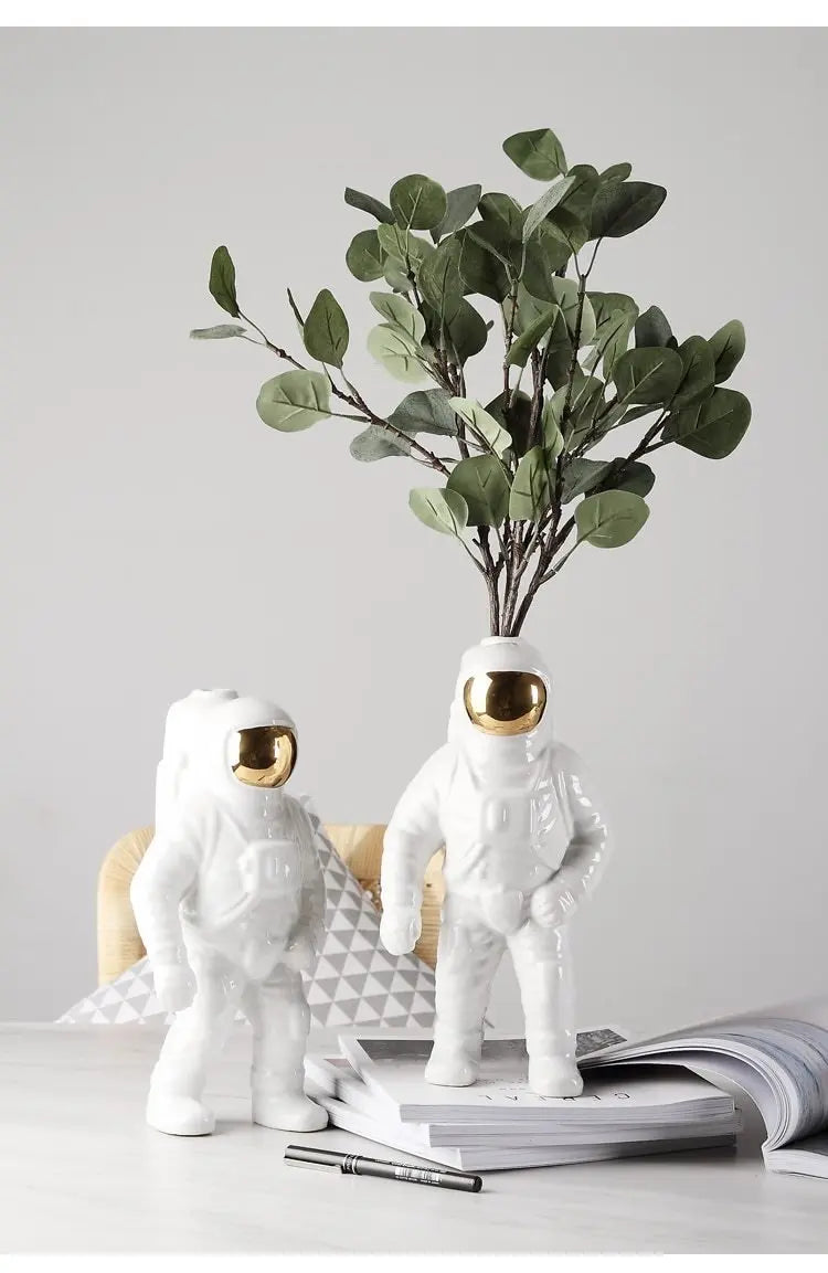 Decorative Astronaut Figurine with Floral Storage – Unique Home Accent