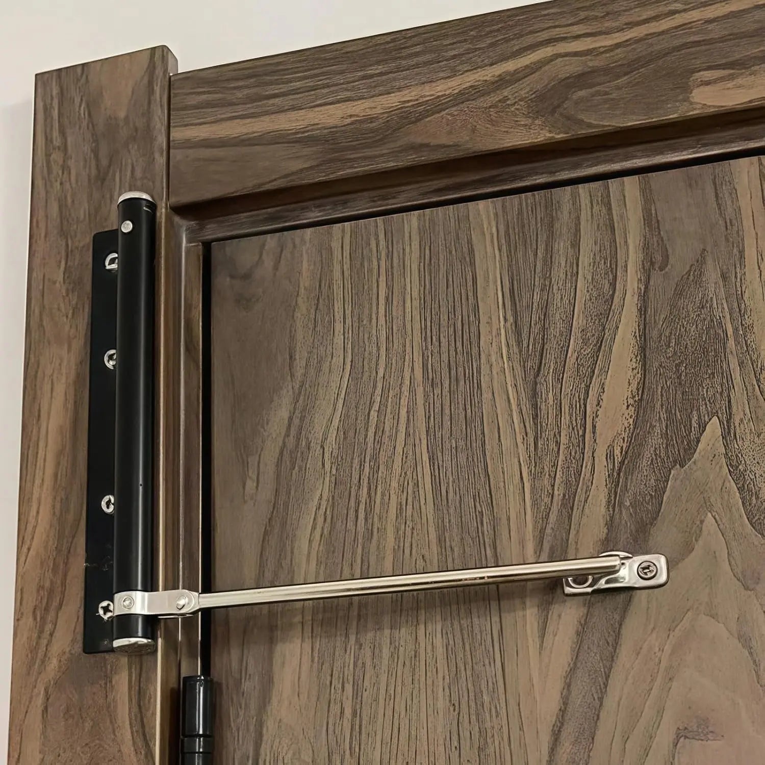 Quiet and Secure Automatic Door Closer – Smooth and Even Closure