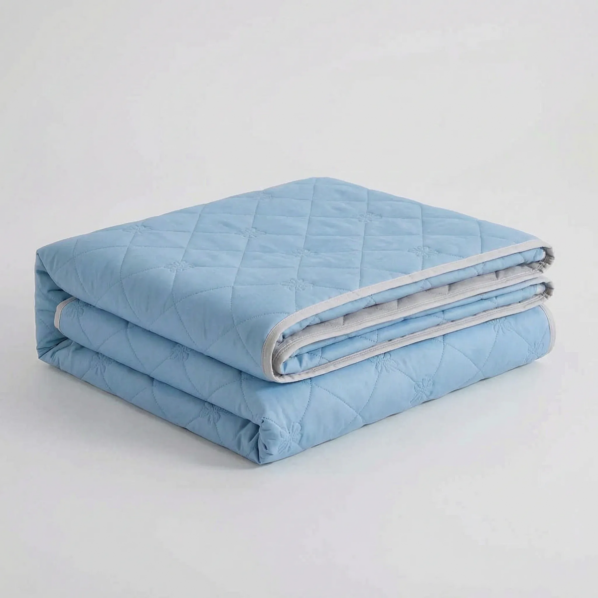 Lightweight Summer Throw Blanket – Quilted Cooling Design for Hot Sleepers