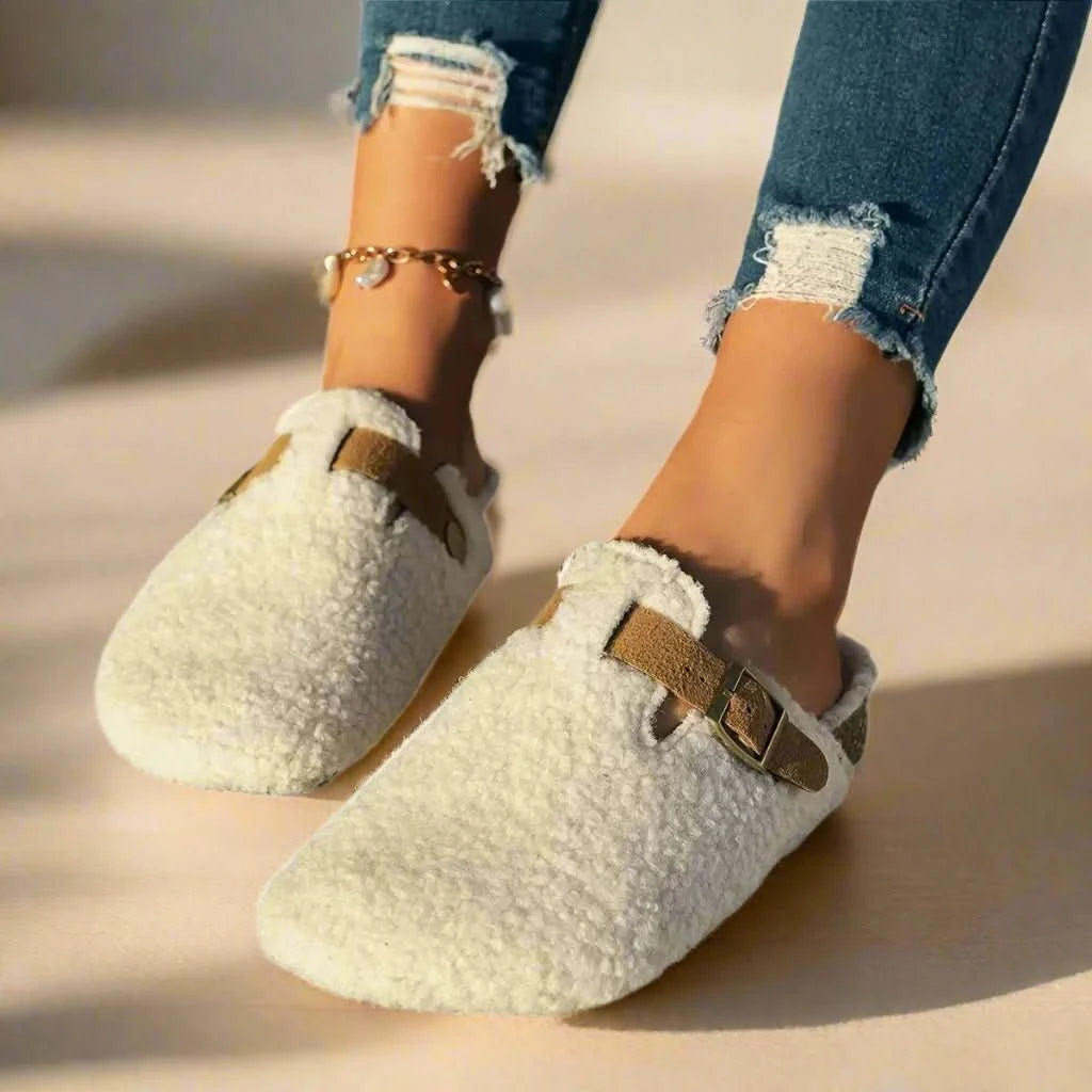 SnugWool - Luxurious Wool Slippers for Ultimate Indoor Comfort