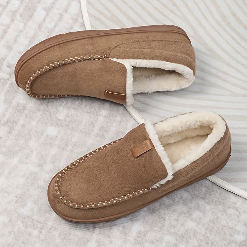 Warm Indoor Loafer Slippers in Sheep's Wool - Breathable House Shoes for Chilly Mornings and Evenings
