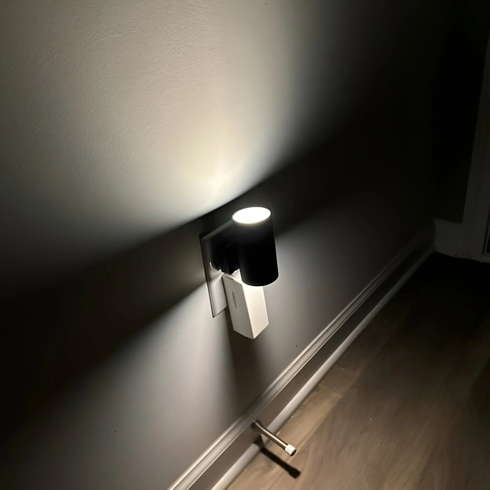 Rotary Control Dimmable LED Night Light – Warm White Plug-in
