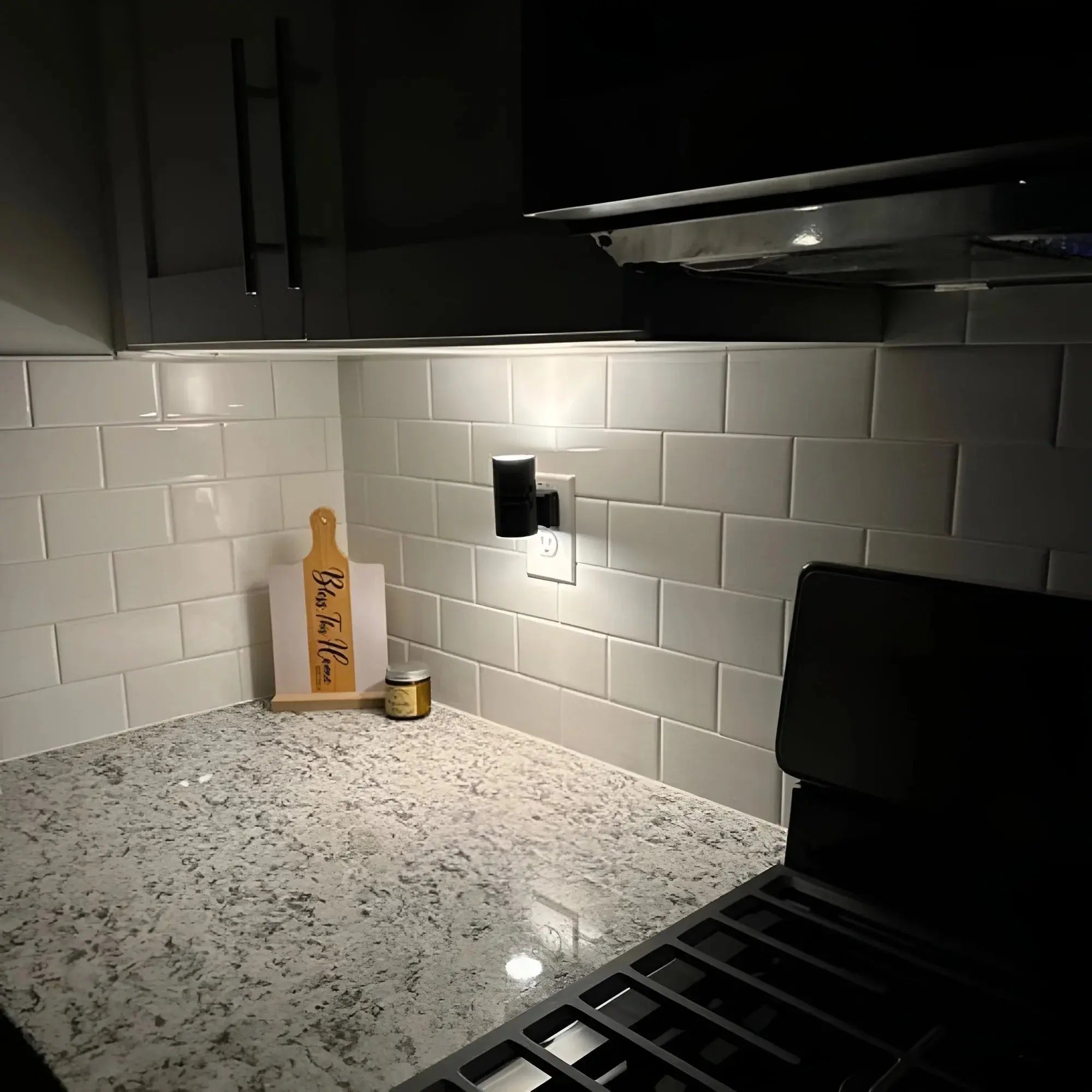 Rotary Control Dimmable LED Night Light – Warm White Plug-in
