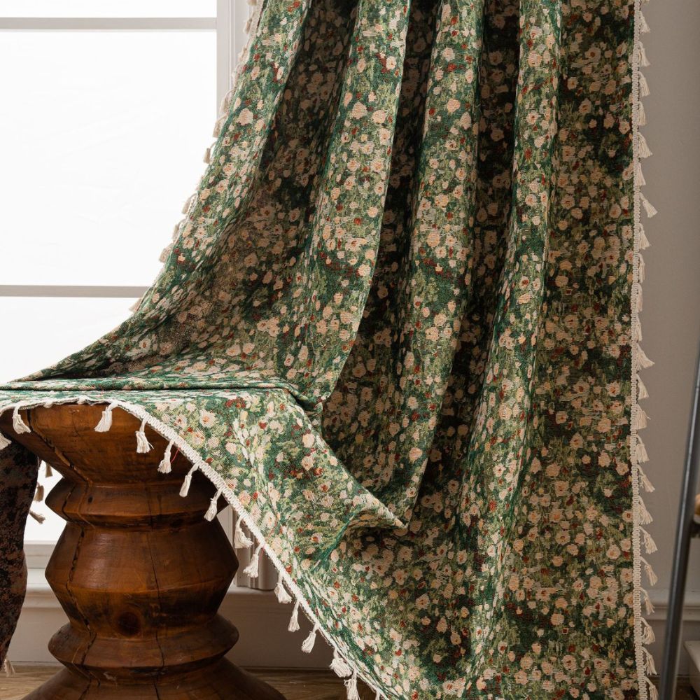 Charming Floral Tapestry Curtain for Elegant Interiors
