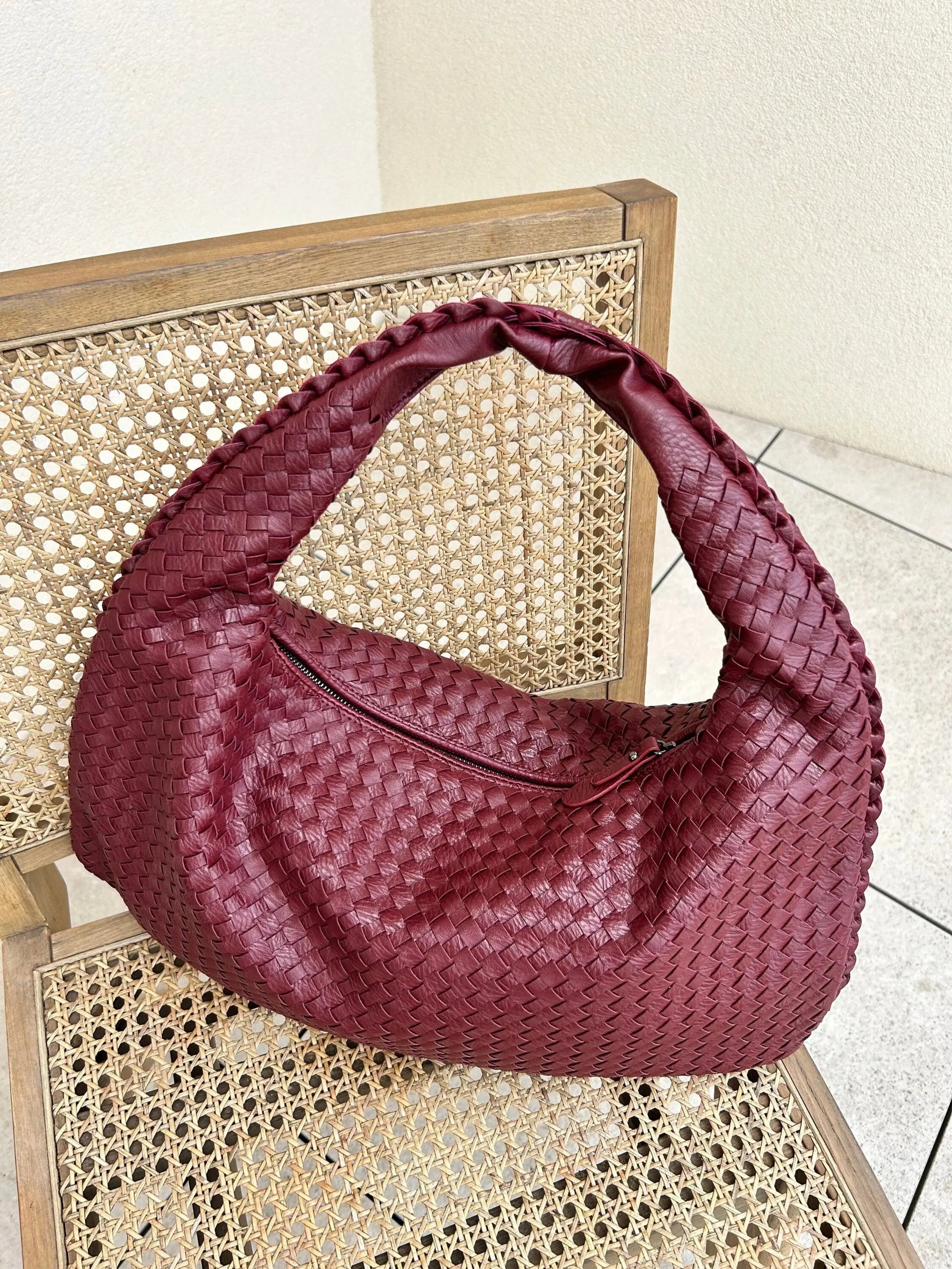 Woven Leather Hobo Purse with Zipper – Classic Design