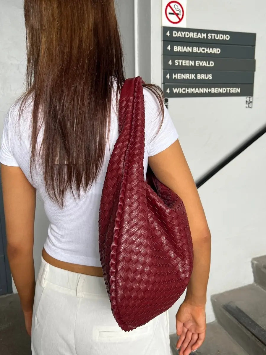 Woven Leather Hobo Purse with Zipper – Classic Design
