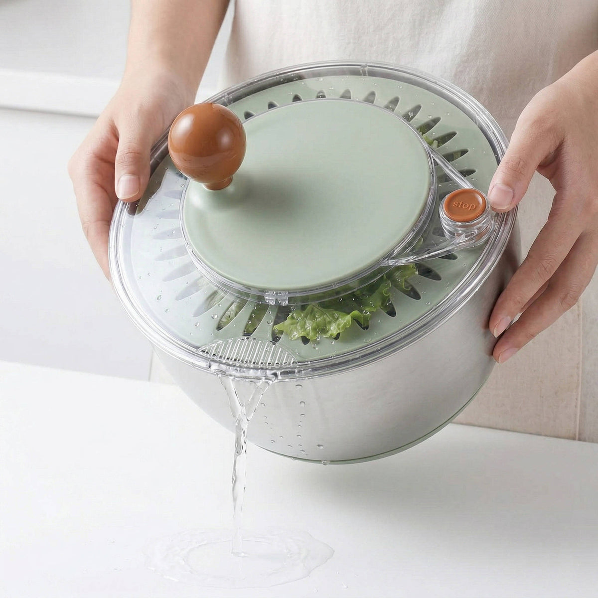 Salad Spinner Made of Stainless Steel with Drain Spout and Non-Slip Lid