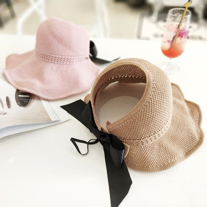 Women's Straw Hat Featuring Ponytail Cutout