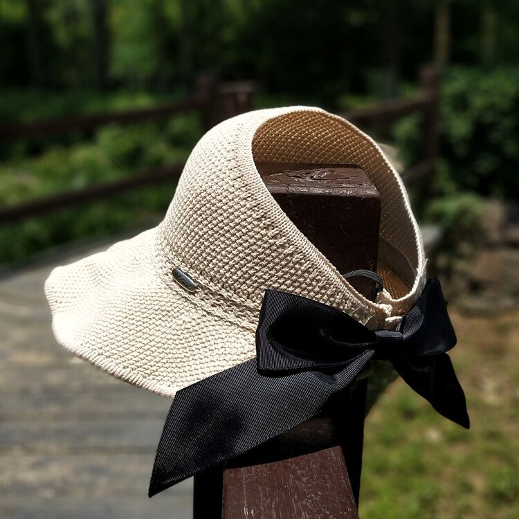 Women's Straw Hat Featuring Ponytail Cutout