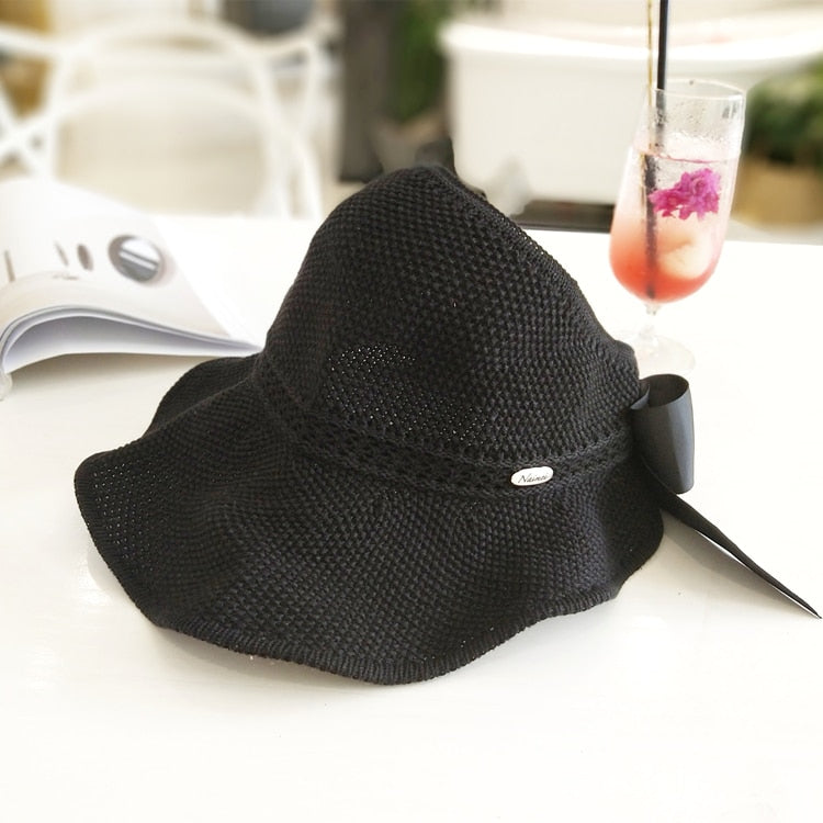 Women's Straw Hat Featuring Ponytail Cutout