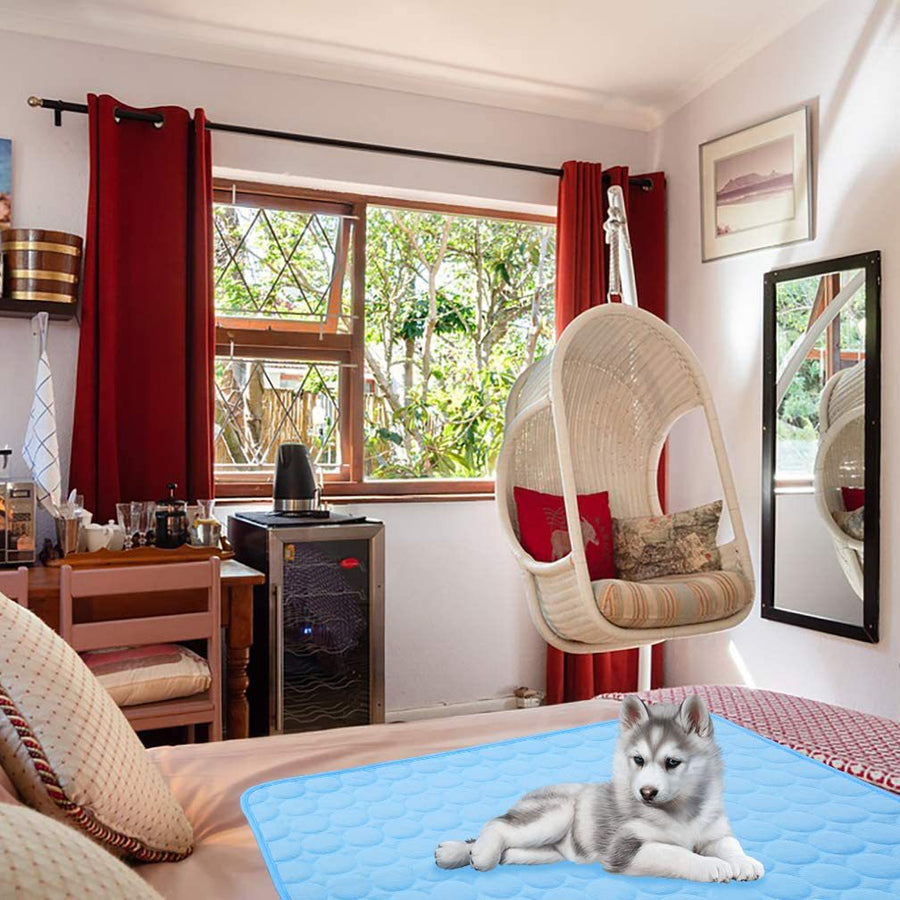 Cooling Pet Mat Made of Breathable Ice Silk, Washable Design