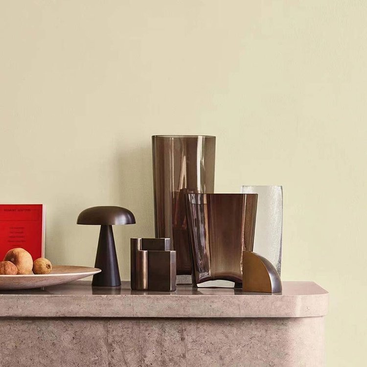 Wireless Table Lamp | Warm Light | Sturdy Metal Base