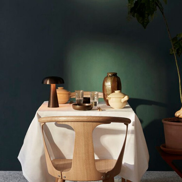 Wireless Table Lamp | Warm Light | Sturdy Metal Base