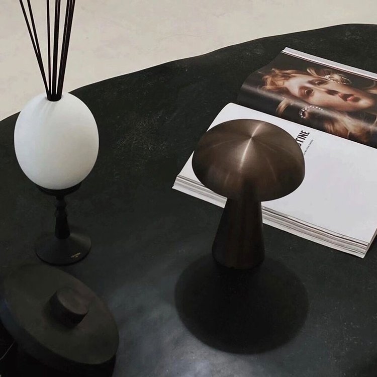 Wireless Table Lamp | Warm Light | Sturdy Metal Base