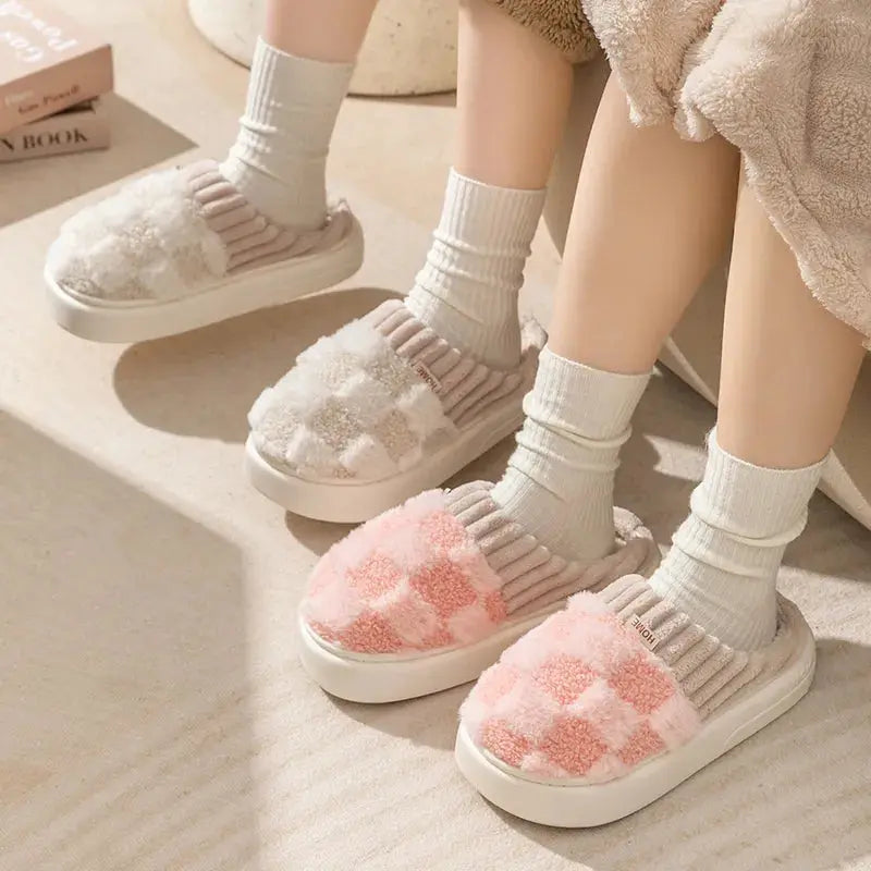 Cozy Checkered Slippers with Warm Lining and Non-Slip Sole