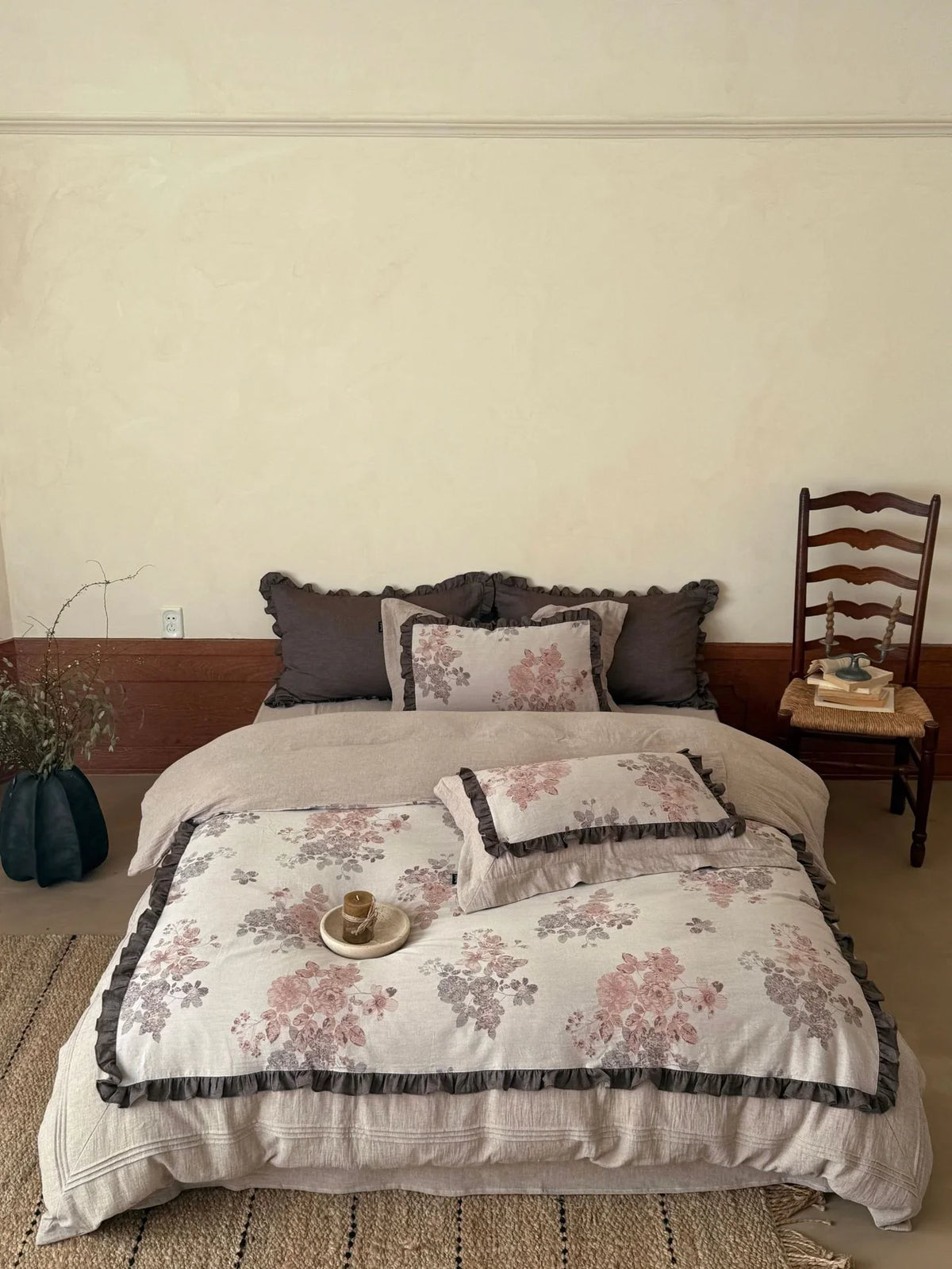 4-Piece Bedding Set Breathable Linen-Cotton Floral & Ruffle