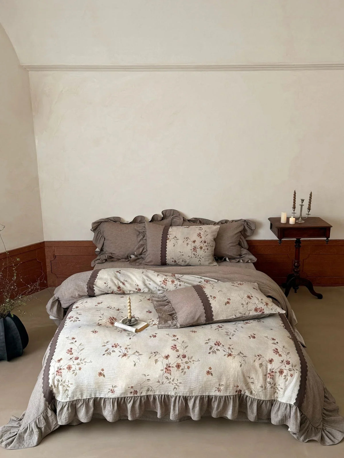 4-Piece Bedding Set Breathable Linen-Cotton Floral & Ruffle