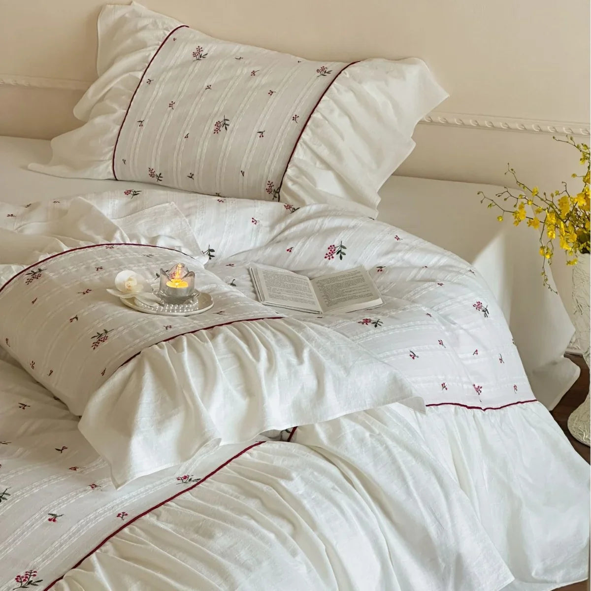 4-Piece Bedding Set Natural Cotton Floral Embroidered