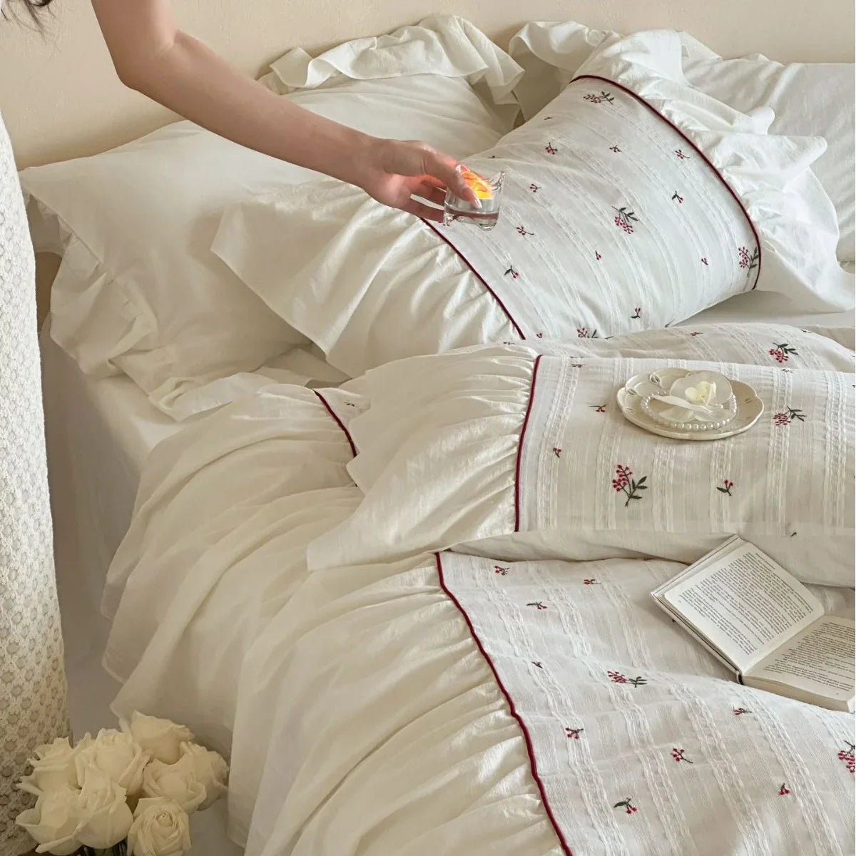 4-Piece Bedding Set Natural Cotton Floral Embroidered