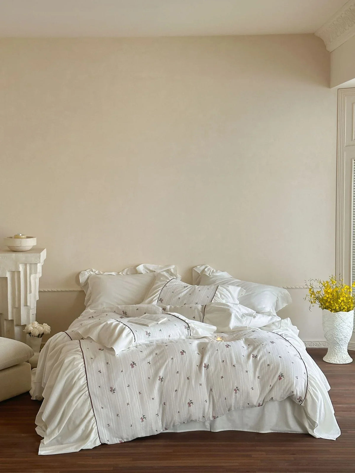 4-Piece Bedding Set Natural Cotton Floral Embroidered