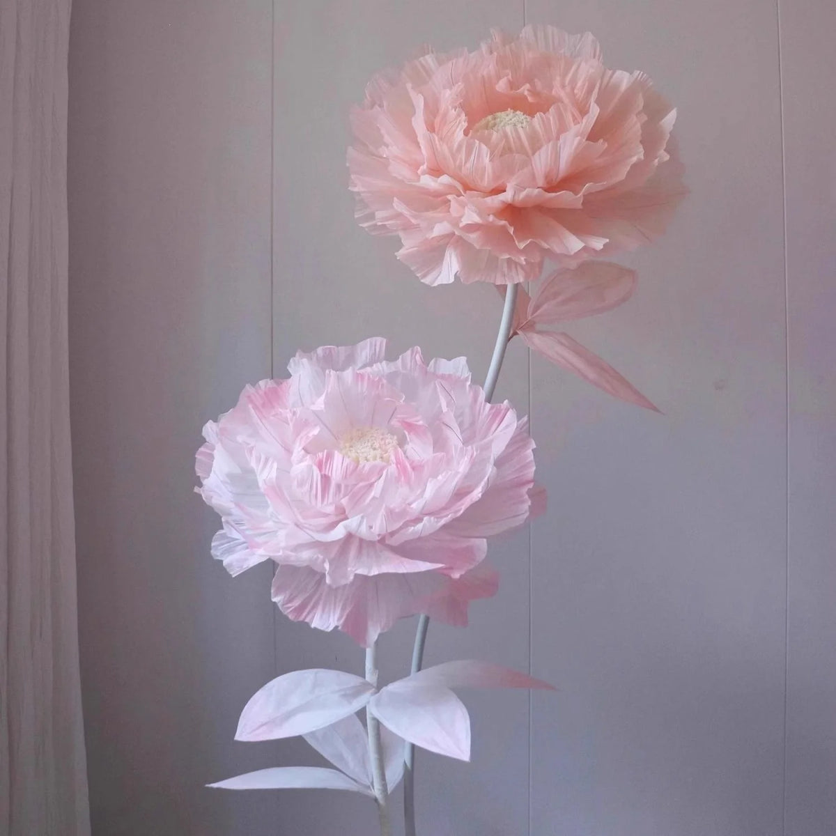 Artificial Flower Sculpture Lifelike Handcrafted Colorfast Decor