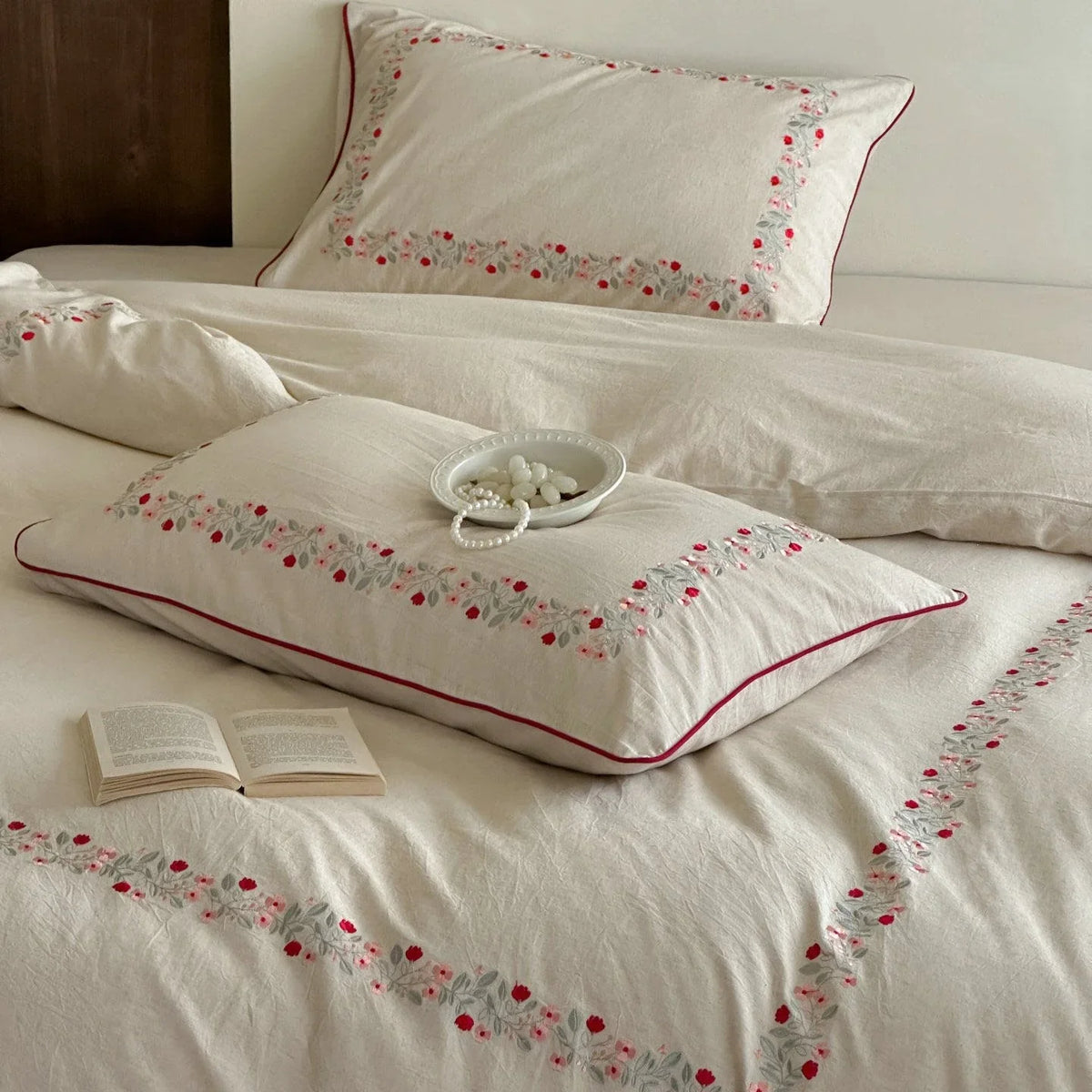 Bed Linen Set Cotton-Linen Blend Floral Embroidery & Piping