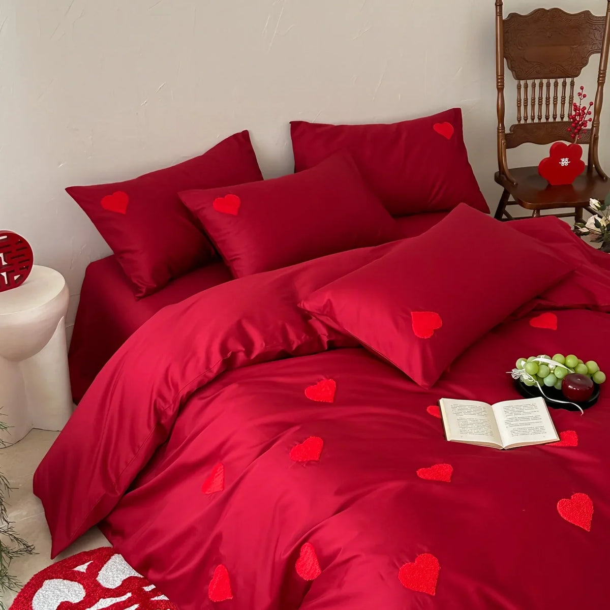 Bedding Set 4-Piece Breathable Cotton Heart Appliques