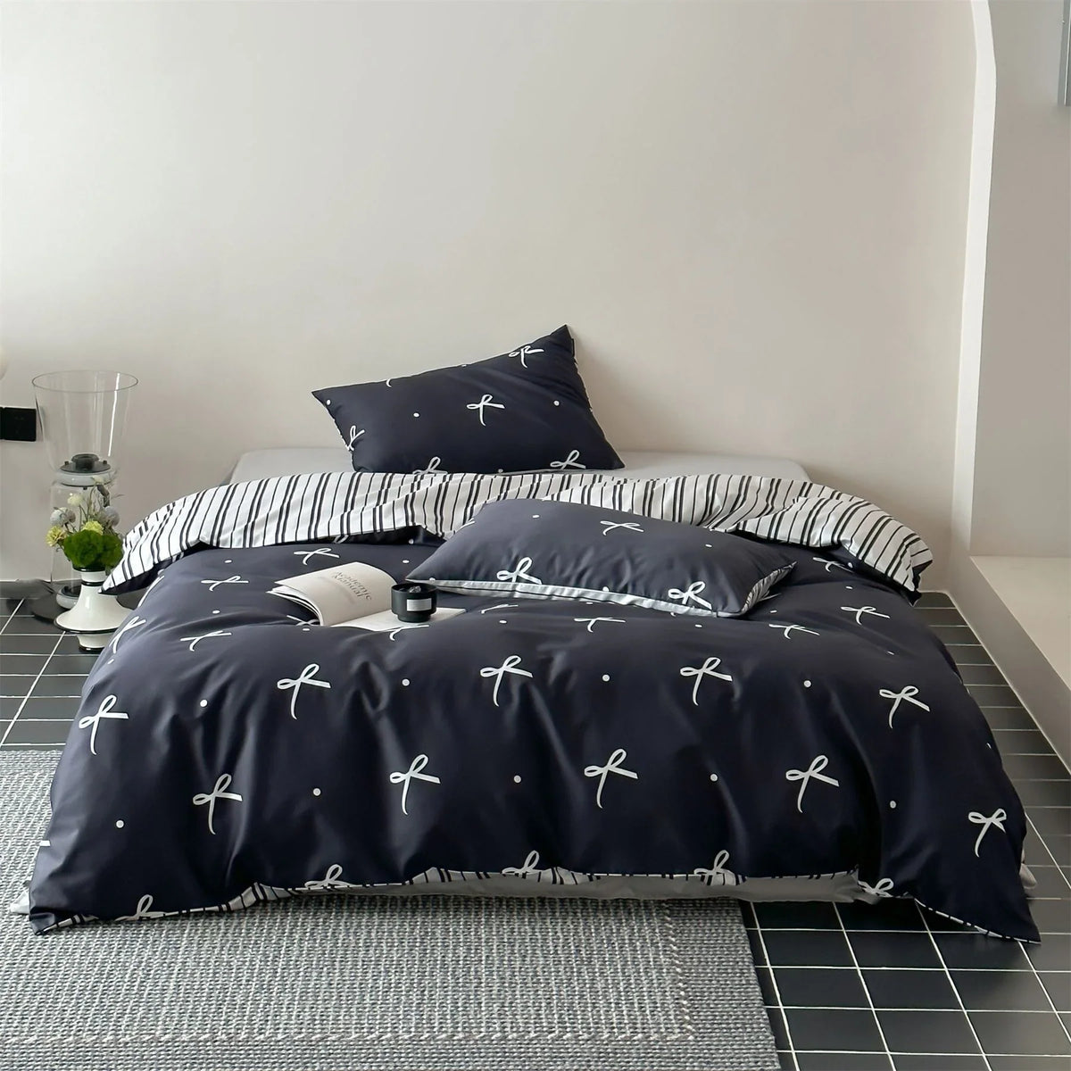 Bedding Set 4-Piece Reversible Cotton Satin