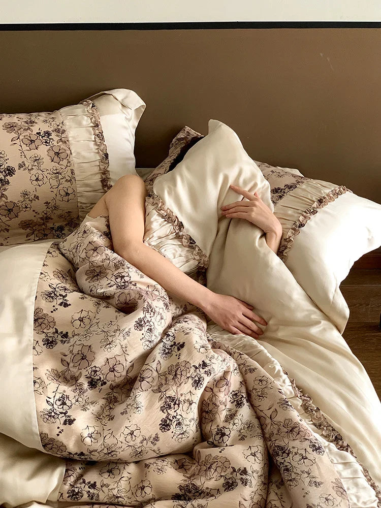 Bedding Set 4-Piece Satin Floral Jacquard Concealed Zipper