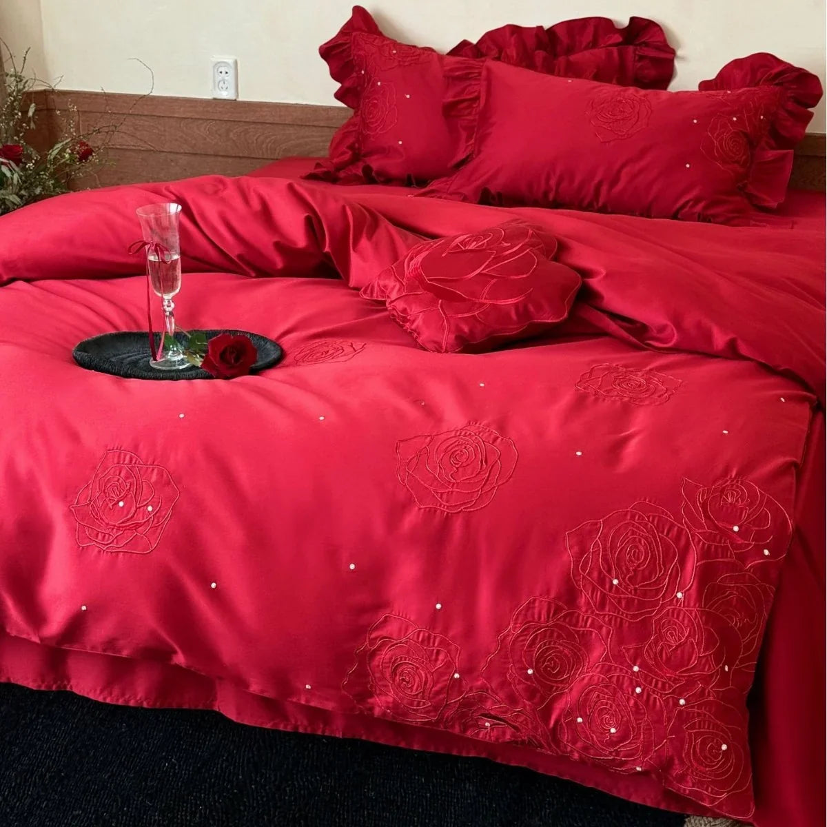 Bedding Set 4-Piece Satin-Look & Rose Embroidery