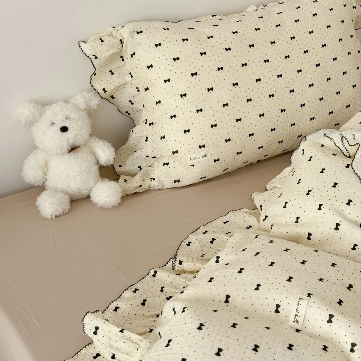 Bedding Set Breathable Cotton Gauze & Ruffled Trim
