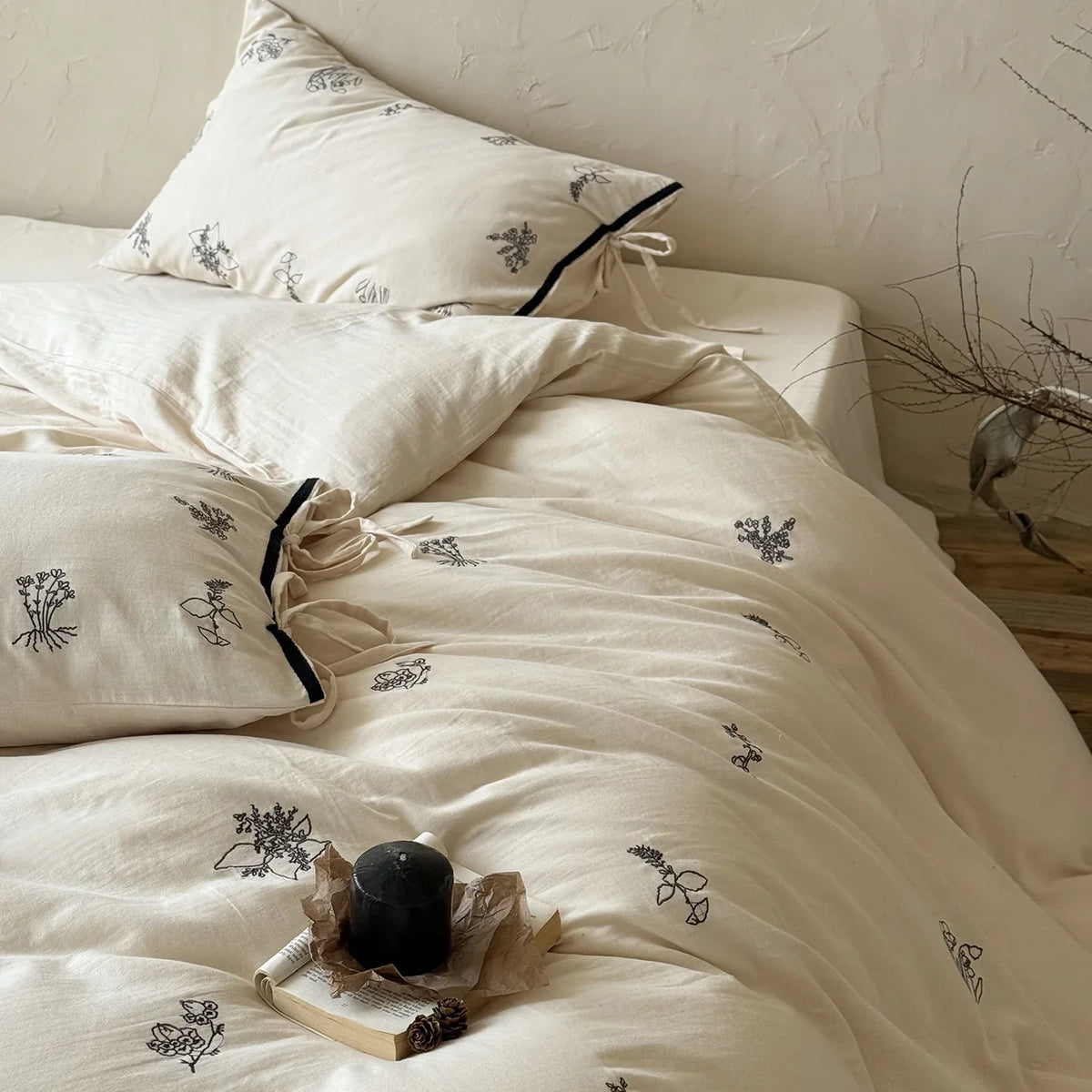 Bedding Set Cotton-Linen Blend Floral Embroidery